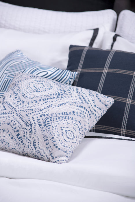 Coussin décoratif médaillon vieilli - blanc cassé, bleu et blanc