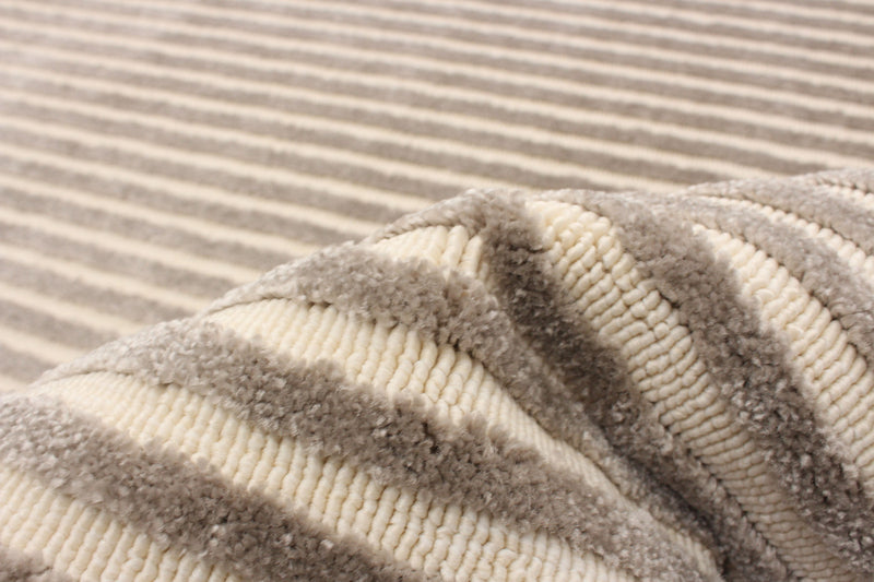 Carpette Kiah taupe 5 pi 3 po x 7 pi 7 po