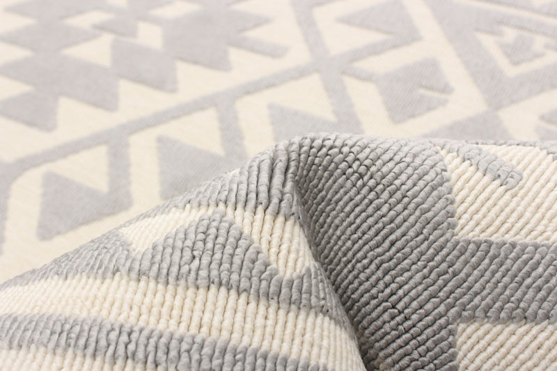 Carpette Gaia gris clair 5 pi 3 po x 7 pi 7 po
