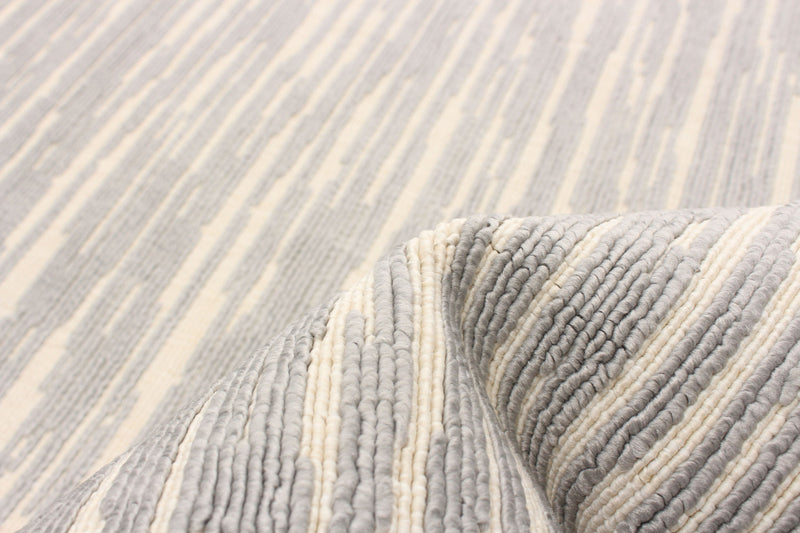 Carpette Eadda gris clair 2 pi 8 po x 4 pi 11 po
