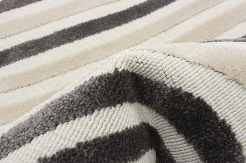 Carpette Nikkos taupe 2 pi 8 po x 4 pi 11 po