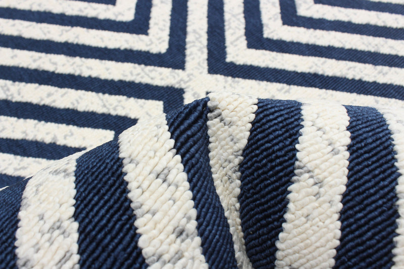 Carpette Dodie bleueivoire 2 pi 8 po x 4 pi 11 po