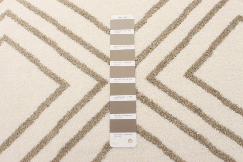 Carpette August blanc géodebrun clair 6 pi 7 po x 9 pi 6 po
