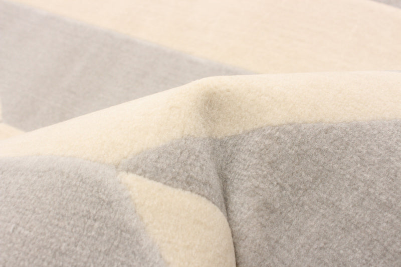 Carpette Zima grise 4 pi 7 po x 6 pi 7 po