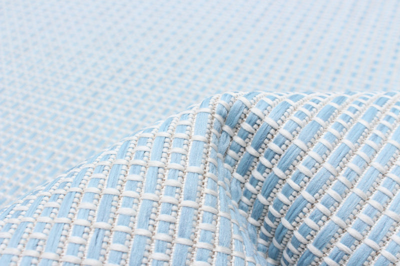 Carpette Neisha Classic bleu clair 6 pi 7 po x 9 pi 6 po