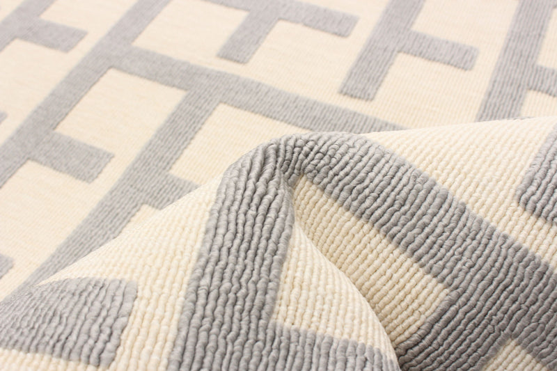 Carpette Brangane gris clair 2 pi 8 po x 4 pi 11 po