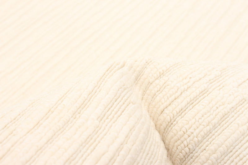 Carpette Eadda ivoire 2 pi 8 po x 4 pi 11 po