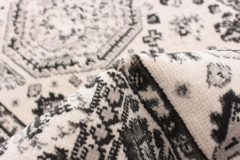 Carpette Jedda grise 2 pi 8 po x 4 pi 11 po