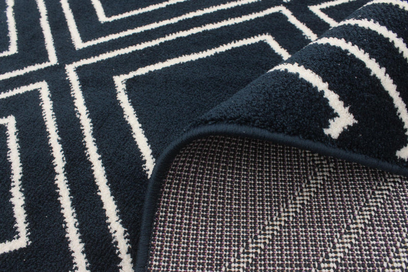 Carpette August bleu marine géodeblanc 6 pi 7 po x 9 pi 6 po