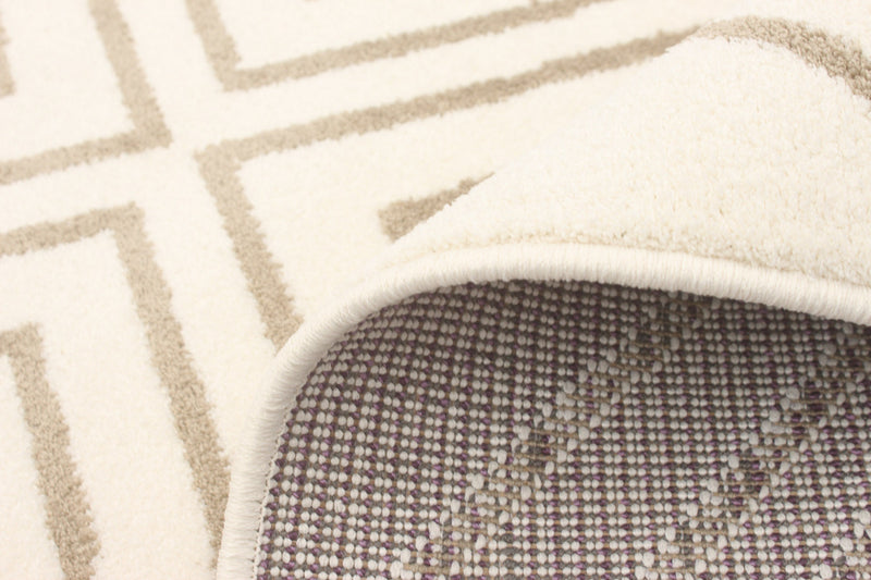 Carpette August blanc géodebrun clair 6 pi 7 po x 9 pi 6 po