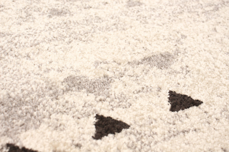 Carpette Raja ivoire-rouge - 7 pi 10 pox 10 pi 2 po
