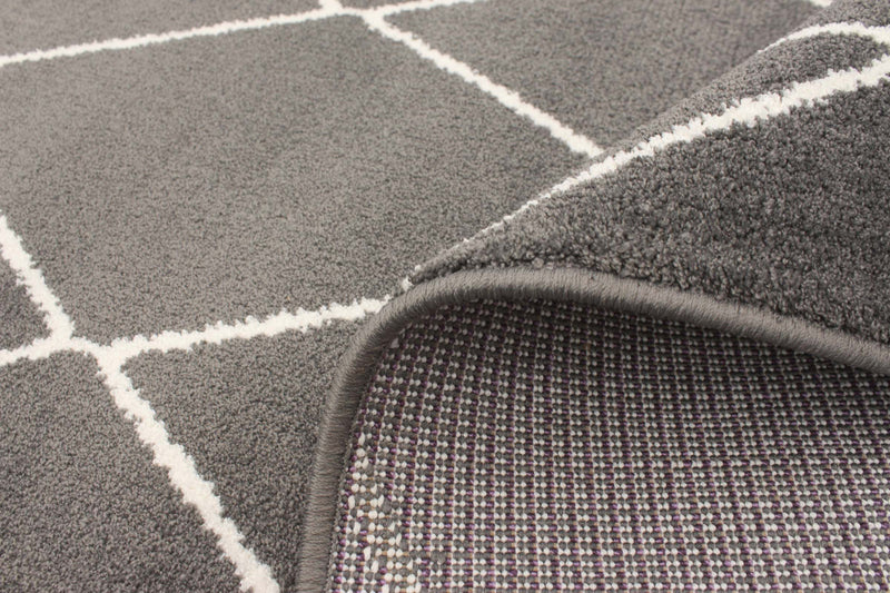 Carpette August gris foncéblanc 5 pi 3 po x 7 pi 3 po