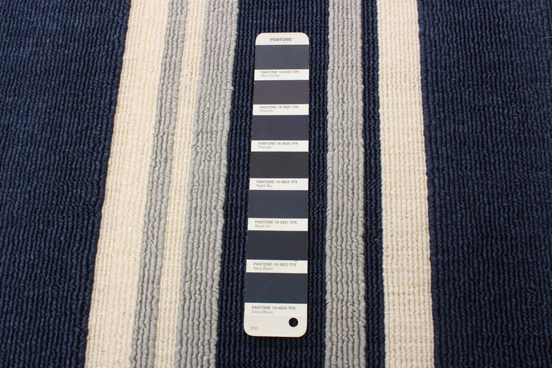 Carpette Talya bleu marine 5 pi 3 po x 7 pi 7 po
