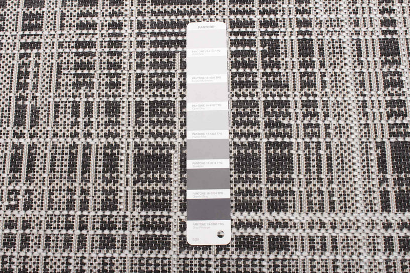 Carpette Panthea noire - 4 pi 4 po x 6 pi 5 po