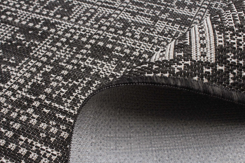 Carpette Joni noire - 4 pi 4 po x 6 pi 5 po