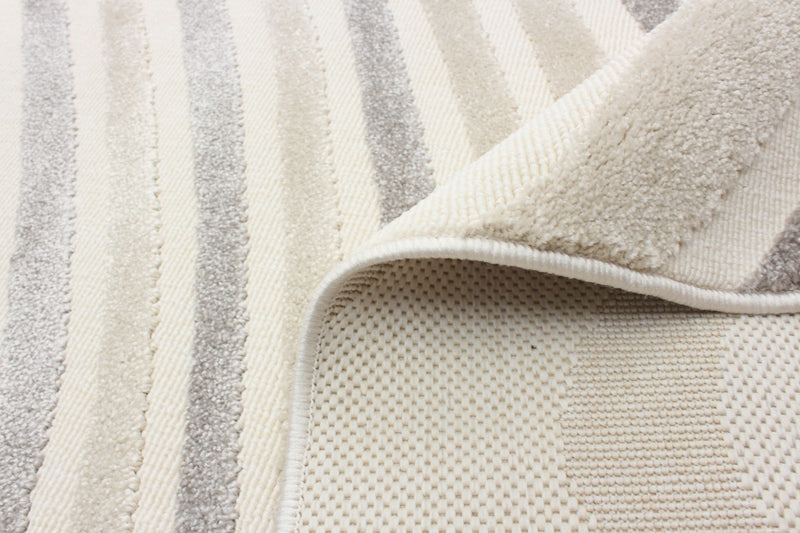 Carpette Nikkos ivoire 4 pi 7 po x 6 pi 7 po