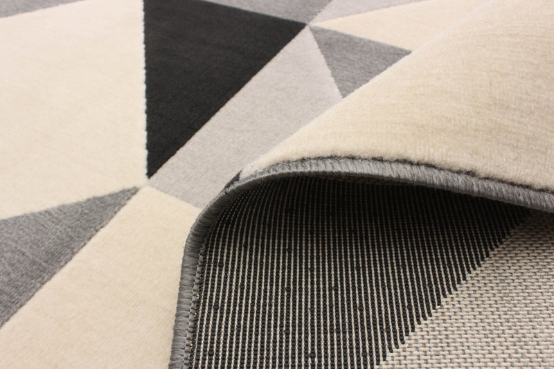 Carpette Nuria noire 5 pi 3 po x 7 pi 7 po
