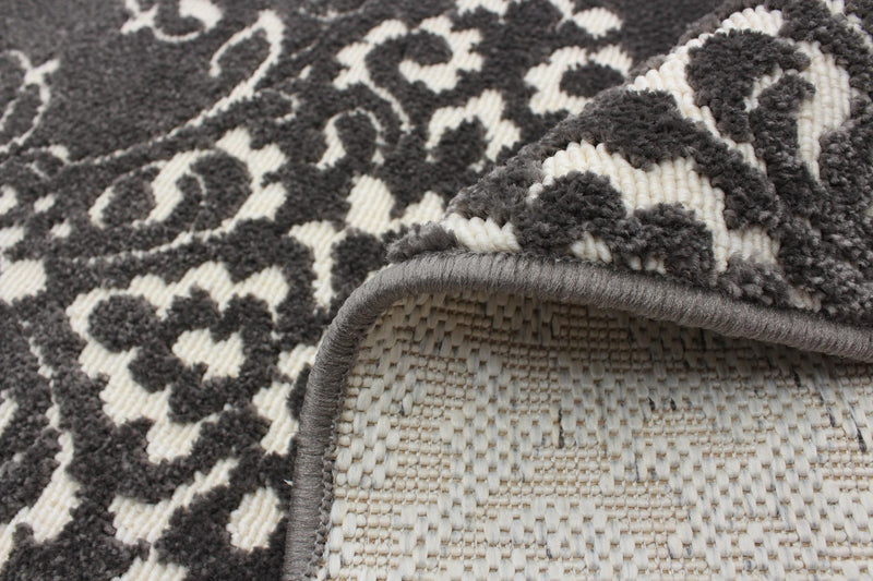 Carpette Caledonia grise 2 pi 8 po x 4 pi 11 po