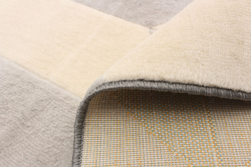 Carpette Zima grise 2 pi 8 po x 4 pi 11 po