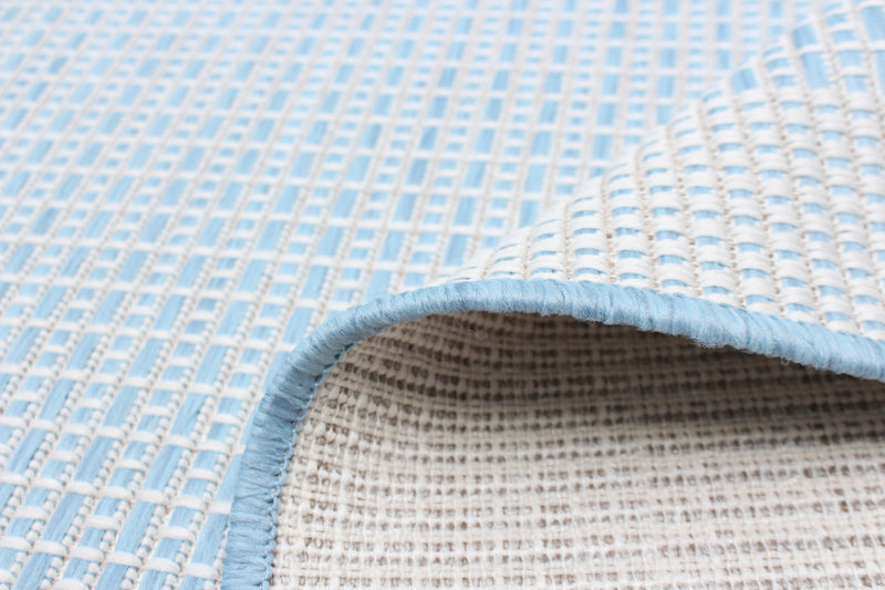 Carpette Neisha Classic bleu clair 5 pi 3 po x 7 pi 3 po