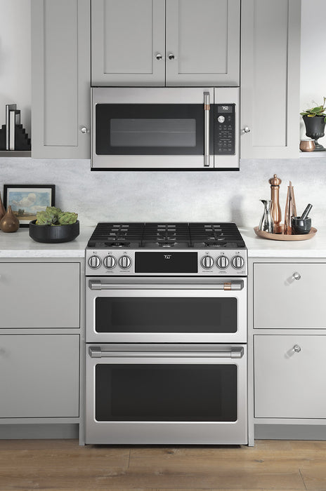 Cuisinière intelligente à gaz Café de 6,7 pi³ avec convection européenne véritable et grilles autonettoyantes - acier inoxydable - CCGS750P2MS1