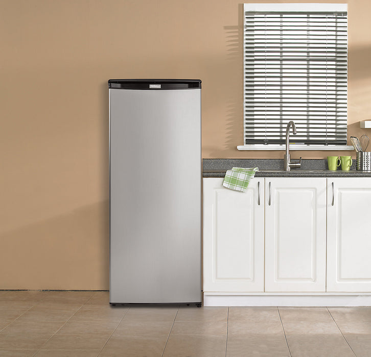 Congélateur Danby Designer de 8,5 pi3 - DUFM085A2BSLDD