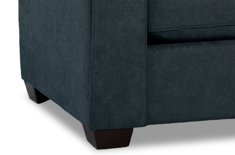 Fauteuil Fiona de 36,5 po fabriqué au Canada en tissu de chenille avec accoudoirs rectilignes - bleu marine