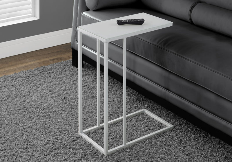 Table d’appoint en métal blanc avec verre trempé givré