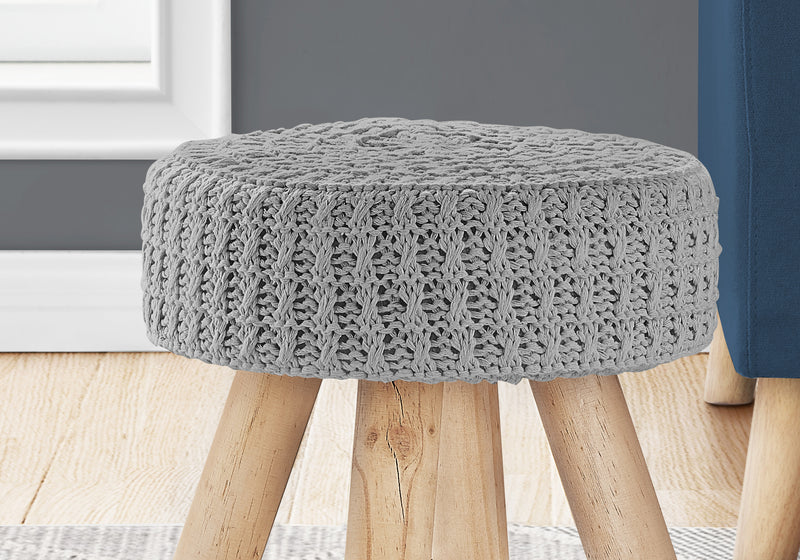 Pouf naturel et tricot gris