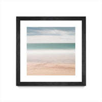 Œuvre d’art murale encadrée noire et mate « Beach, Sea, Sky » 30 x 30