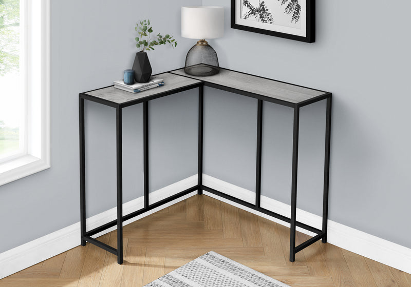 Console noire et d’apparence bois gris