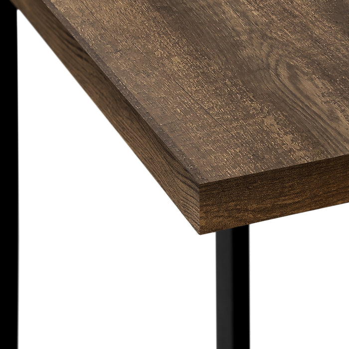 Table d'appoint en métal noir et d’apparence bois recyclé brun