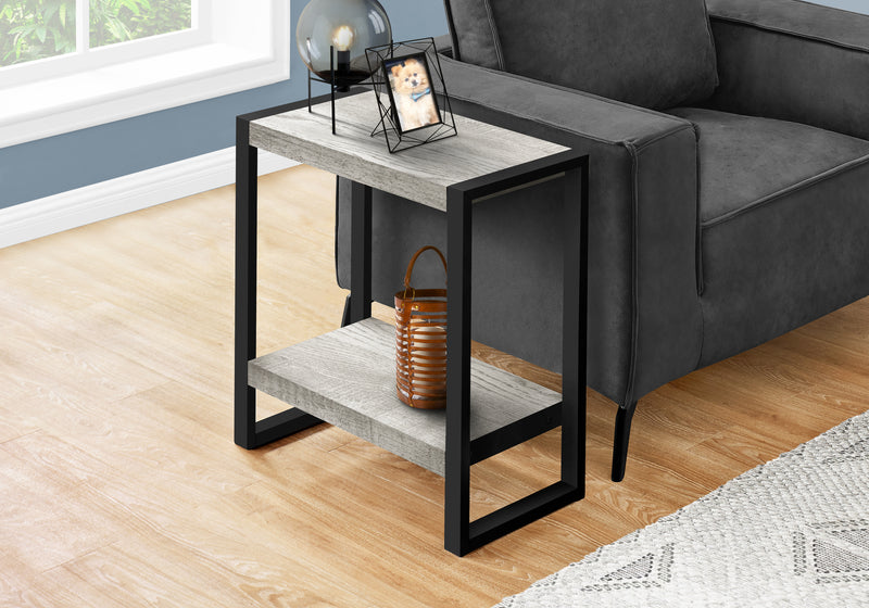 Table d’appoint en métal noir et d’apparence bois recyclé gris