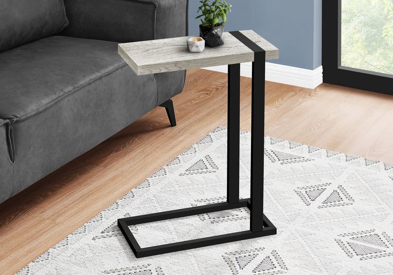 Table d’appoint en métal noir et d’apparence bois recyclé gris