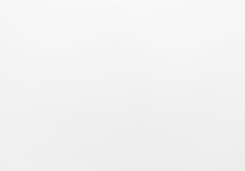 Table d’appoint blanc lustré et métal chromé