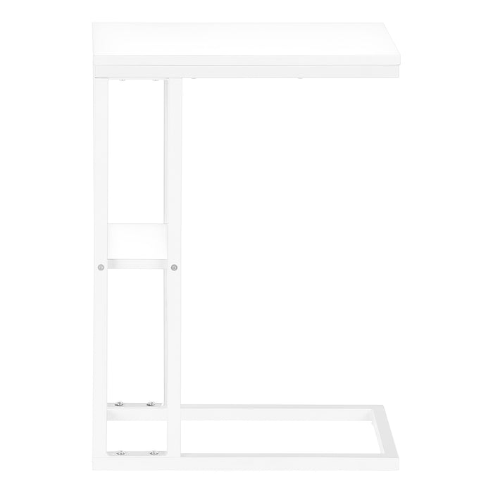 Table d’appoint blanche et métal blanc