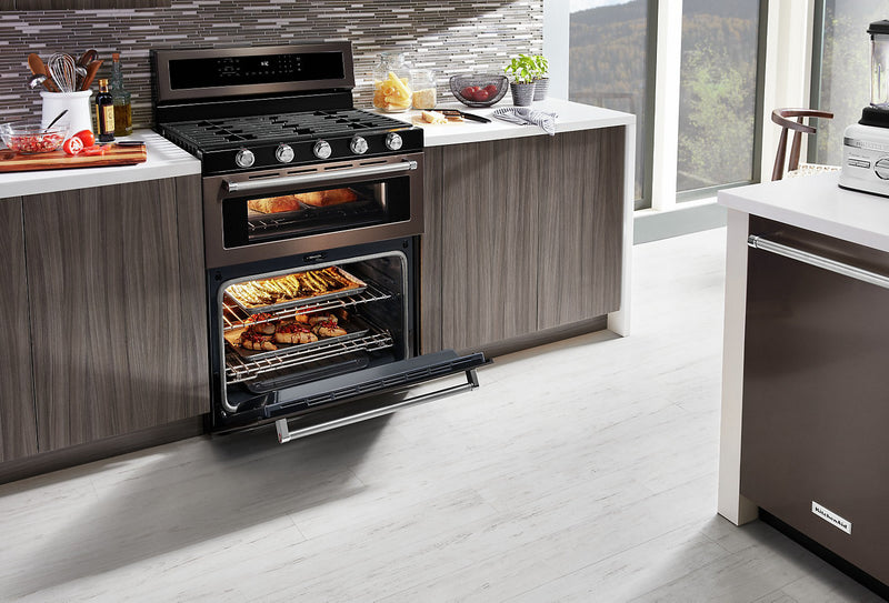 Cuisinière à gaz KitchenAid de 6 pi³ avec autonettoyage et four double - acier inoxydable noir avec fini PrintShieldMC - KFGD500EBS