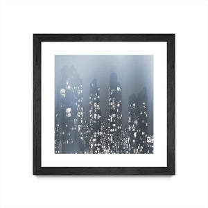 Œuvre d’art murale encadrée noire et mate « Dark City » 30 x 30