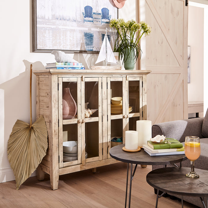 Grande armoire décorative Rocco de 70 po avec 6 portes - crème