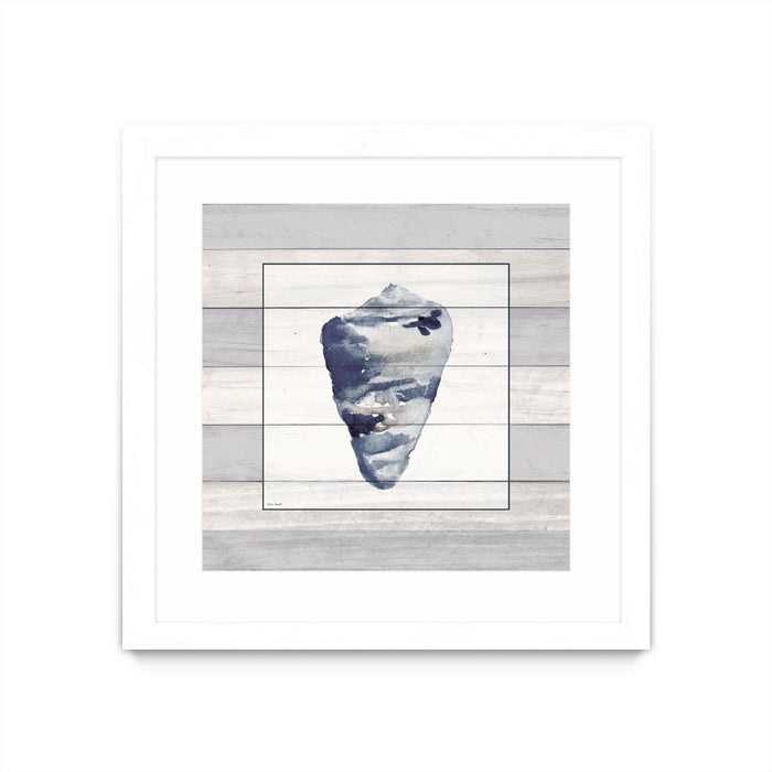 Œuvre d’art murale encadrée blanche et mate « Muted Blue Shell On Wood » 36 x 36