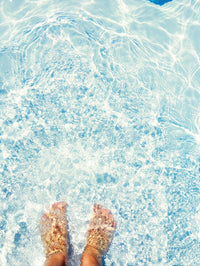 Œuvre d’art murale Giant Art « Relaxed Feet » 72 x 54