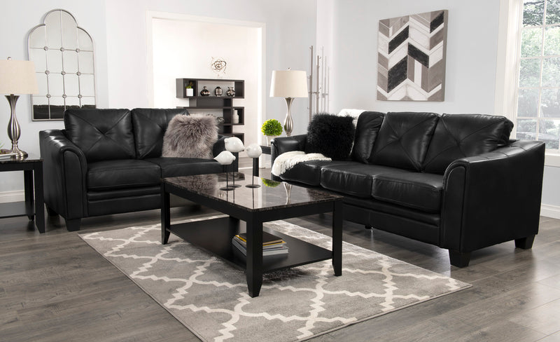 Causeuse Andi de 62 po en tissu d’apparence cuir avec capitonnage - noire