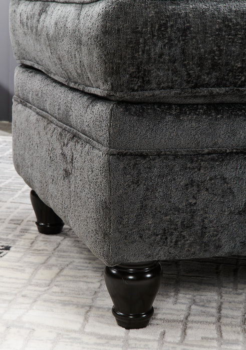 Pouf Bellmont de 26 po fabriqué au Canada en tissu de chenille avec pattes en bois - gris anthracite