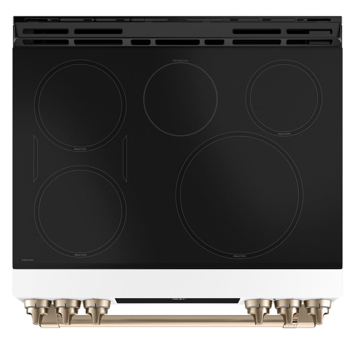 Cuisinière intelligente à induction Café de 5,7 pi³ avec convection européenne véritable et grilles autonettoyantes - blanc mat - CCHS900P4MW2