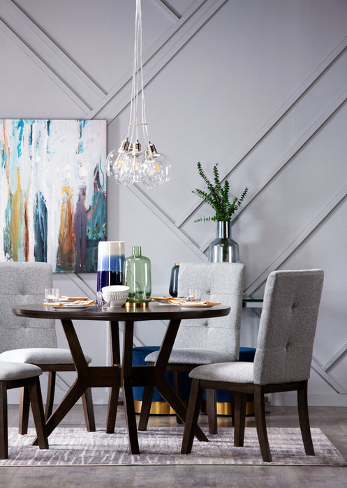 Ensemble de salle à manger Chelsea 5 pièces avec table ronde de 48 po (L) et 4 chaises grises - gris et brun