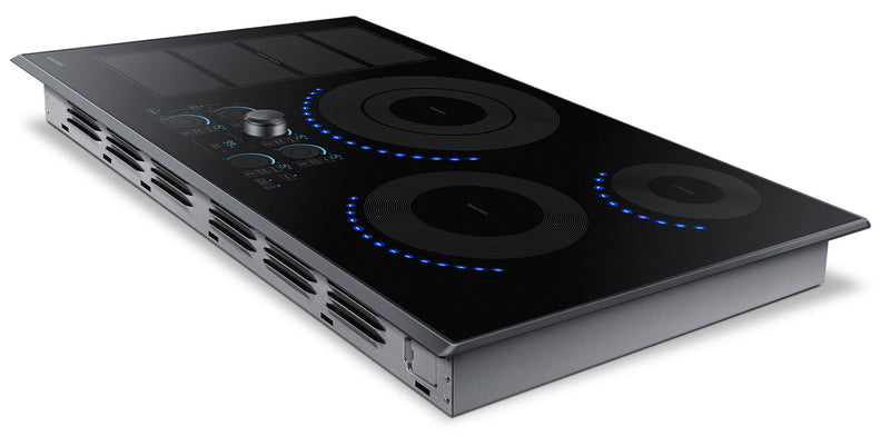 Surface de cuisson à induction intelligente Samsung de 36 po à 5 éléments avec zone polyvalente et technologie Virtual FlameMC - acier inoxydable noir - NZ36K7880UG/AA