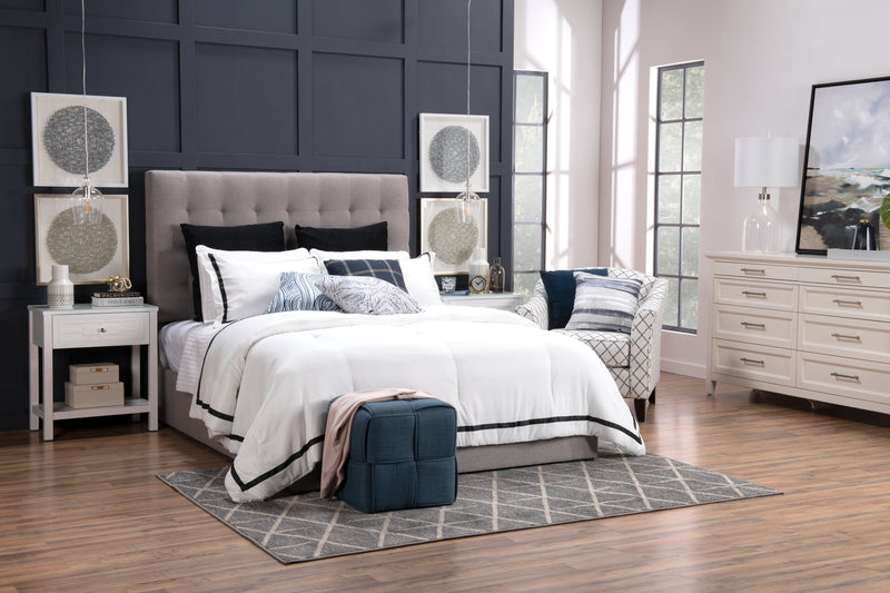 Lit plateforme rembourré Jace en tissu taupe capitonné avec rangement - format grand lit