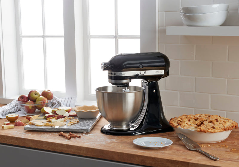 Batteur sur socle à tête inclinable KitchenAid de série ClassicMD de 4,5 pintes - K45SSOB