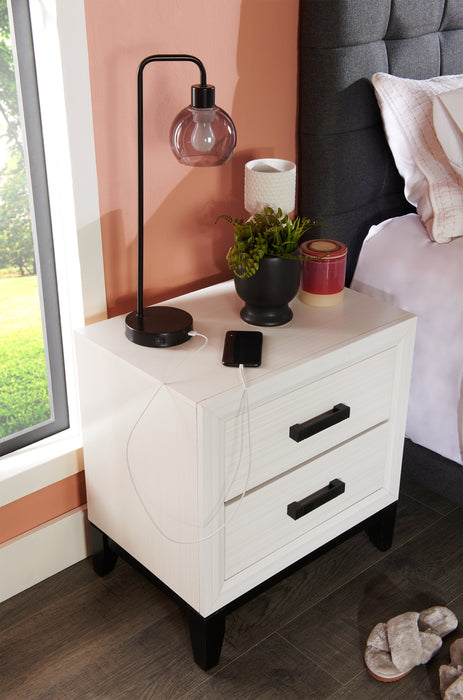 Table de nuit Kate de 23,6 po (L) x 24,8 po (H) à 2 tiroirs - blanche