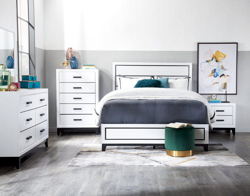 Commode verticale Kate de 31,1 po (L) x 50,4 po (H) à 5 tiroirs pour la chambre à coucher - blanche